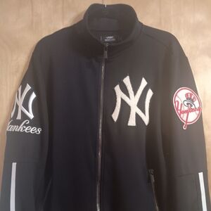 Yankees Mens track jacket